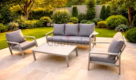 4-piece Outdoor Garden Sofa Set with Coffee Table — Light Grey Cushions