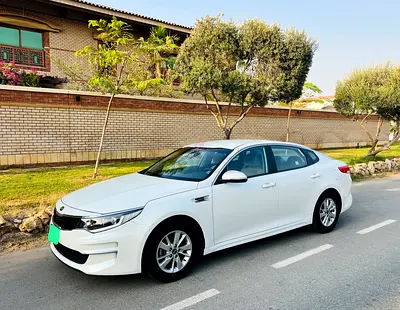 KIA OPTIMA 2.4 MODEL 2017 GCC SPECS LOW KM