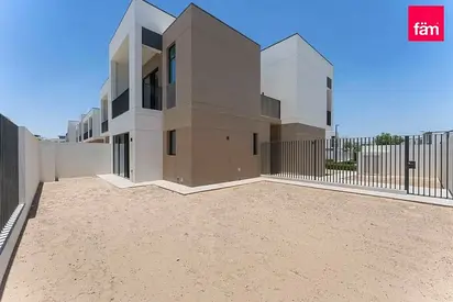 Vacant | Single Row | Corner Unit