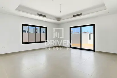 Corner 5BR Villa | Double Row | Ready to Move In