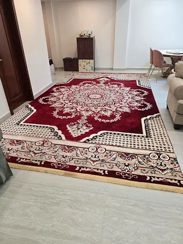 Large Red Persian-Style Living Room Rug — Excellent Condition
