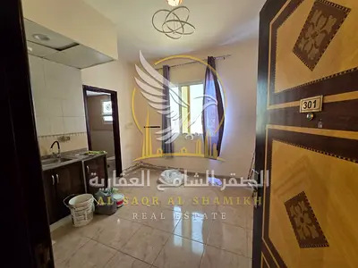استوديو للايجار السنوي في منطقة القليعة مساحة واسعة اطلالة مفتوحة موقع متميز سعر حصري