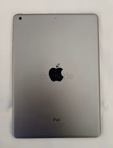 APPLE IPAD AIR 16 GB 9.7 INCH - SUPER PERFECT CONDITION FOR 300 AED ONLY!