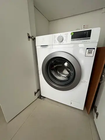 Integrated front-load washing machine - good working condition