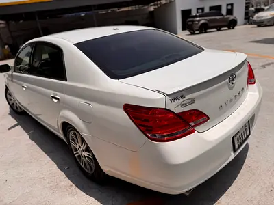 صورة مصغرة 3 لـ 2010 Toyota AVALON