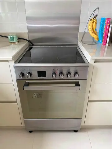 Daewoo 4 Hobs Electric ceramic cooker range size 60cm Exellent Condition