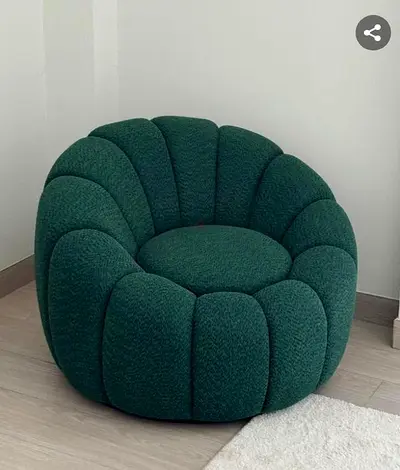Green Round Petal-Style Accent Chair - Comfortable Plush Seat