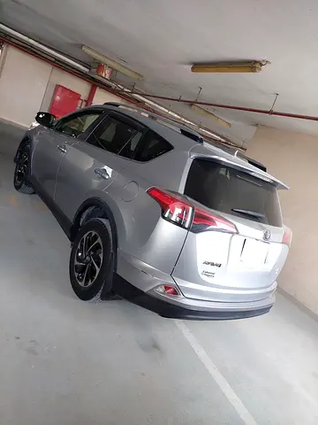 2018 Toyota RAV 4 — фото 9