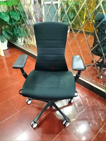 Embody Ergonomic Herman Miller Chair Fully Adjustable Excellent Condition