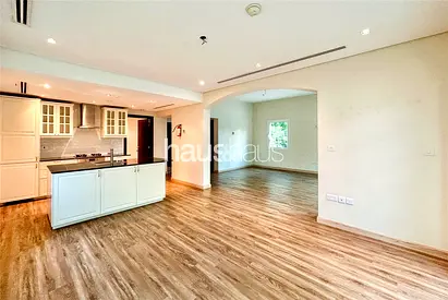 Upgraded | District 2E | Landscaped | Park View