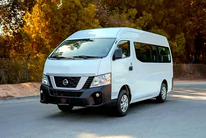 High-Roof 13-Seater Passenger Van | Manual | GCC Specs | Ref#N67836