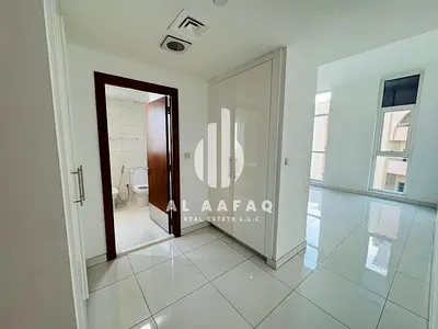 Luxurious 3BHK | Free Parking | Master Bedroom