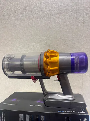 Dyson V15 Detect. Only head and bettery for sell.