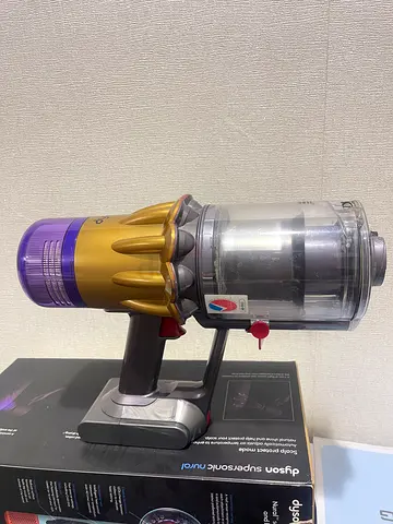 Dyson SV18 head and battery for sell. Perfect working