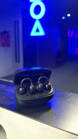 Pair of true wireless in-ear headphones with charging case (almost brand new)
