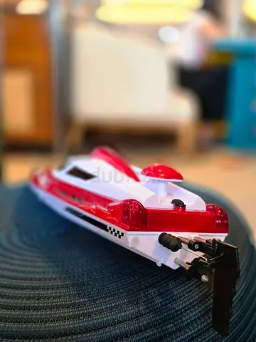 Remote control boat - white and red, good working condition