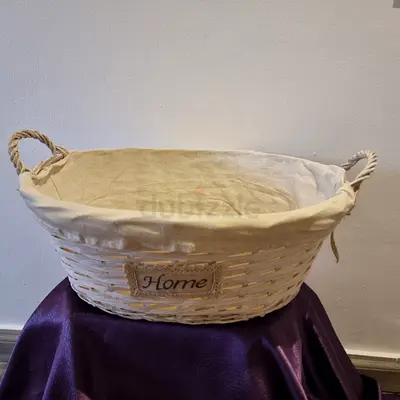 Oval White Wicker Laundry & Storage Basket "Home" – Mirdif