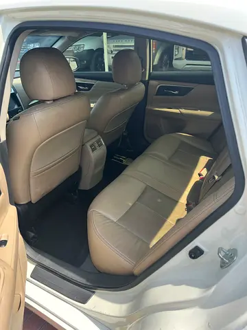 2017 Nissan ALTIMA — фото 12