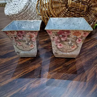 BRAND NEW Almarjan Collection - Shabby Chic Floral Set of 2 flare pots