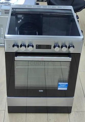 Beko brand new Model 4 Hobs Electric Ceramic Cooker Neat and clean