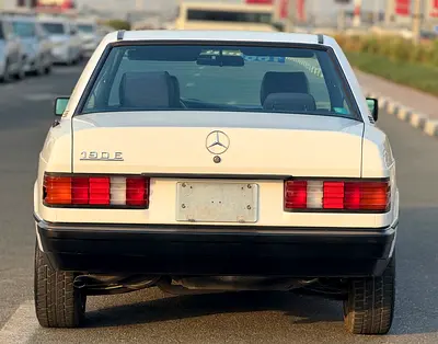 صورة 6 لـ 1990 Mercedes-BENZ E-CLASS