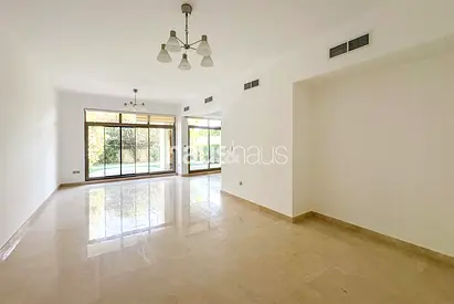 Closed Kitchen | Vacant | Single Row