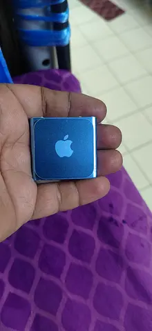 Apple iPod Shuffle (small square) - used, working condition
