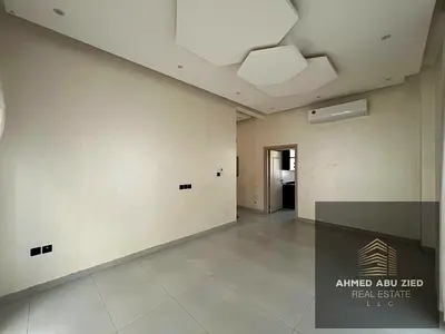 فيلا 6 غرفة ماسترصالة كبيرة مجلس رجالي خزائن حائط غرفة خادمة تكييف اسبلت رؤف واسع 2 بلكونة اطلالة مفتوحة مطبخ واسع 8 حمام تشطيب راقي تسهيلات بالدفع