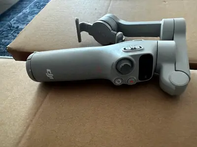 DJI Osmo Mobile 7 Smartphone Gimbal – Like New – AED 175