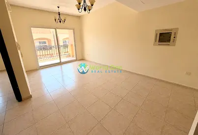 Community View | Luxurious 1BR | 2 Cheques