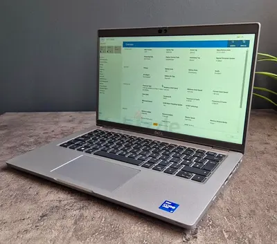 URGENT SELL!! Dell i7- 11th Generation 16 gb ram 512 gb ssd TOUCHSCREEN