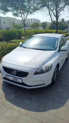 Volvo V40 T4 2015 GCC Specs - Excellent Condition