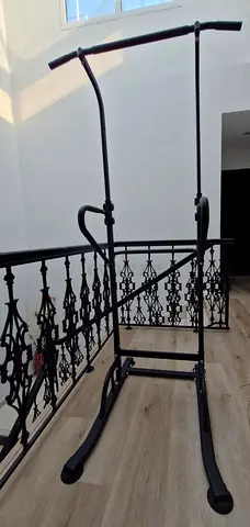 Sturdy Free-Standing Pull-Up and Dip Bar — Good Condition