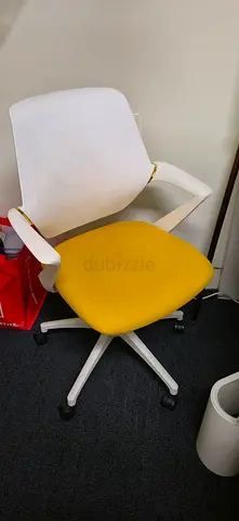 Office chair on wheels adjustable (white/yellow/gold)