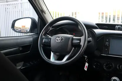 2022 Toyota HILUX photo 6