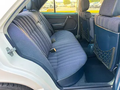 1990 Mercedes-BENZ E-CLASS — миниатюра 14