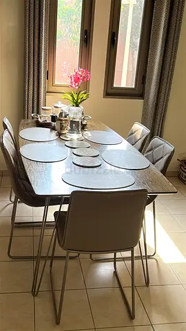 6 SEATER DINING GOOD CONDITION DINING TABLE WITHOUT THE MATS AND TRAY