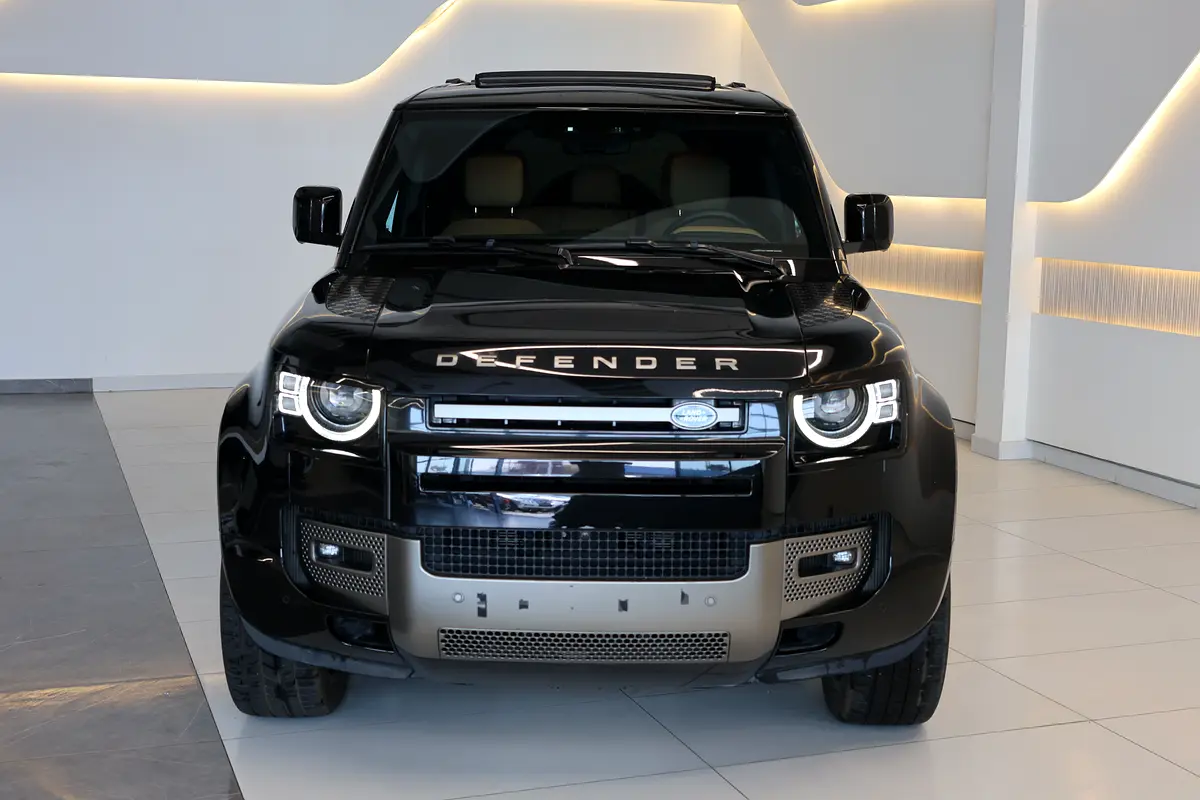 Land Rover Defender 2025
