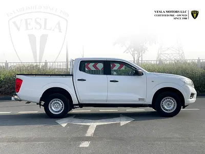2022 NISSAN NAVARA / GCC SPECS + MANUAL GEAR + 4X2 + DOUBLE CABIN + BLUETOOTH + USB + PETROL-3