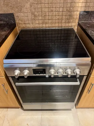 Whirlpool Stainless Steel Freestanding Electric Oven | BARELY USED EXCELLENT CONDITION