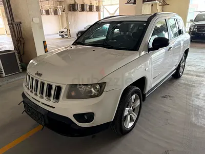 Jeep Compass 2014 | GCC Specs | Reliable SUV Android music system reverse camera ambient lighting