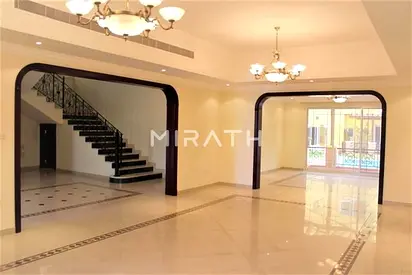 LAVISH VILLA WITH PRIVATE GARDEN AND POOL
