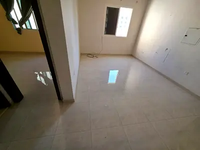 مساحه ممتازه غرفه وصاله العاليه عجمان موقع مميز تسهيلات في الدفعات قريب من الخدمات سهل المخرج لدبي والشارقه