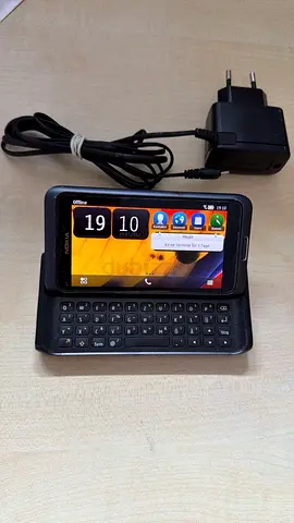 Nokia E7