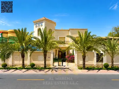 A villa with a price including electricity, water and air conditioning fees on the main street, rea