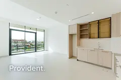 Luxury 1BR | Golf Course | Prime Location