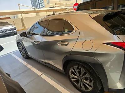 صورة 10 لـ 2019 Lexus UX-SERIES