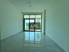 Bright Studio | Spacious | Community View