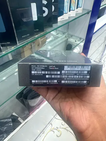 Brand new Samsung Galaxy S25Ultra 256GB sealed - Black