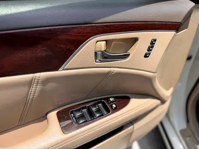 صورة مصغرة 4 لـ 2010 Toyota AVALON